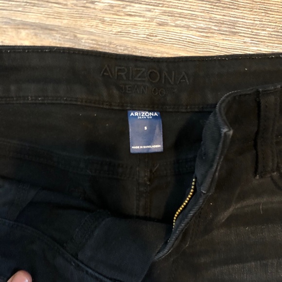 Shorts - Picture 2 of 3